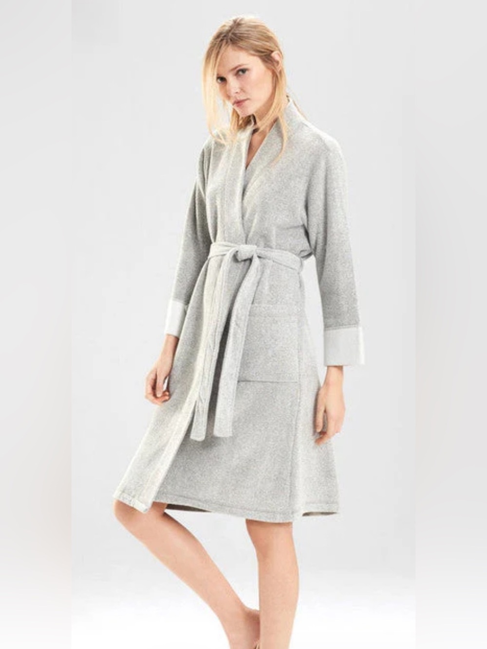 Natori Brushed Terry Gray Terry Robe with Contrast Cuffs in Size Medium E6